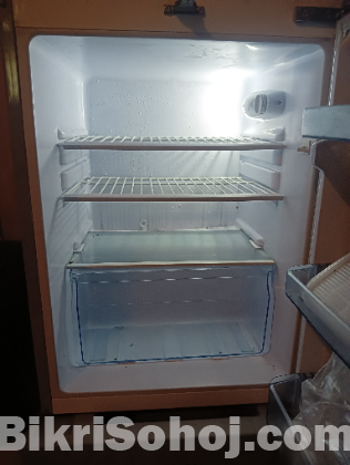 A brand new Vision fridge 180 ltr